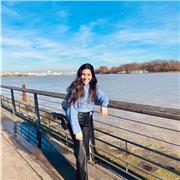 Soy alumna del grado de fisioterapia que doy clases particulares, además de enseñar diferentes deportes